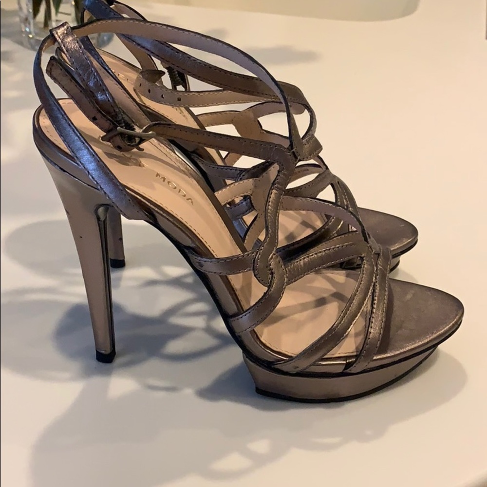 Pelé moda heels. Worn for 1 hour ( bronze)
